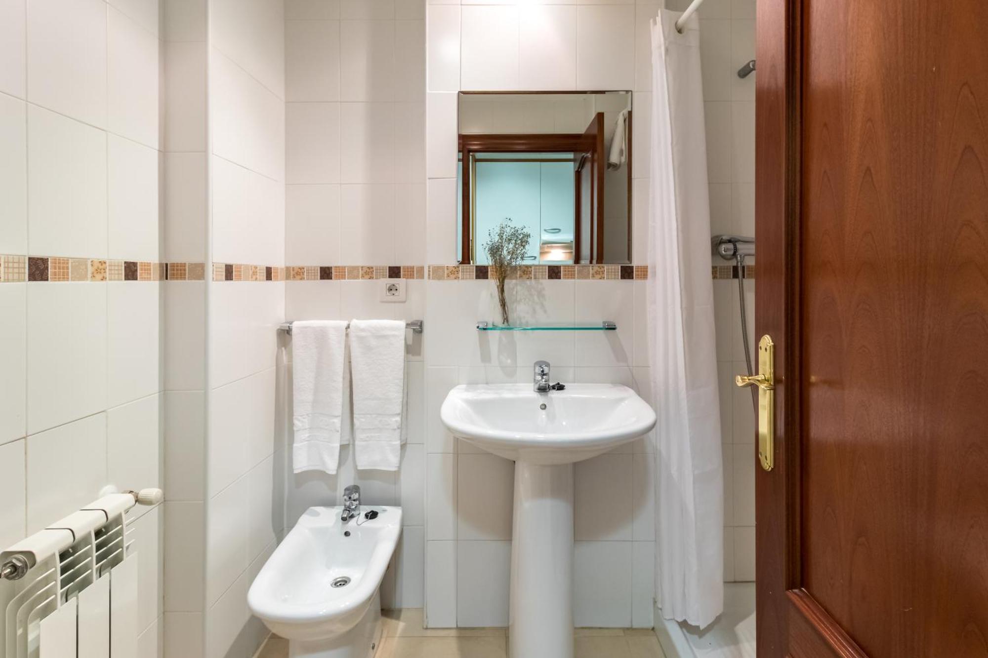 Apartamentos Silken Playa De Toro Llanes Exterior photo